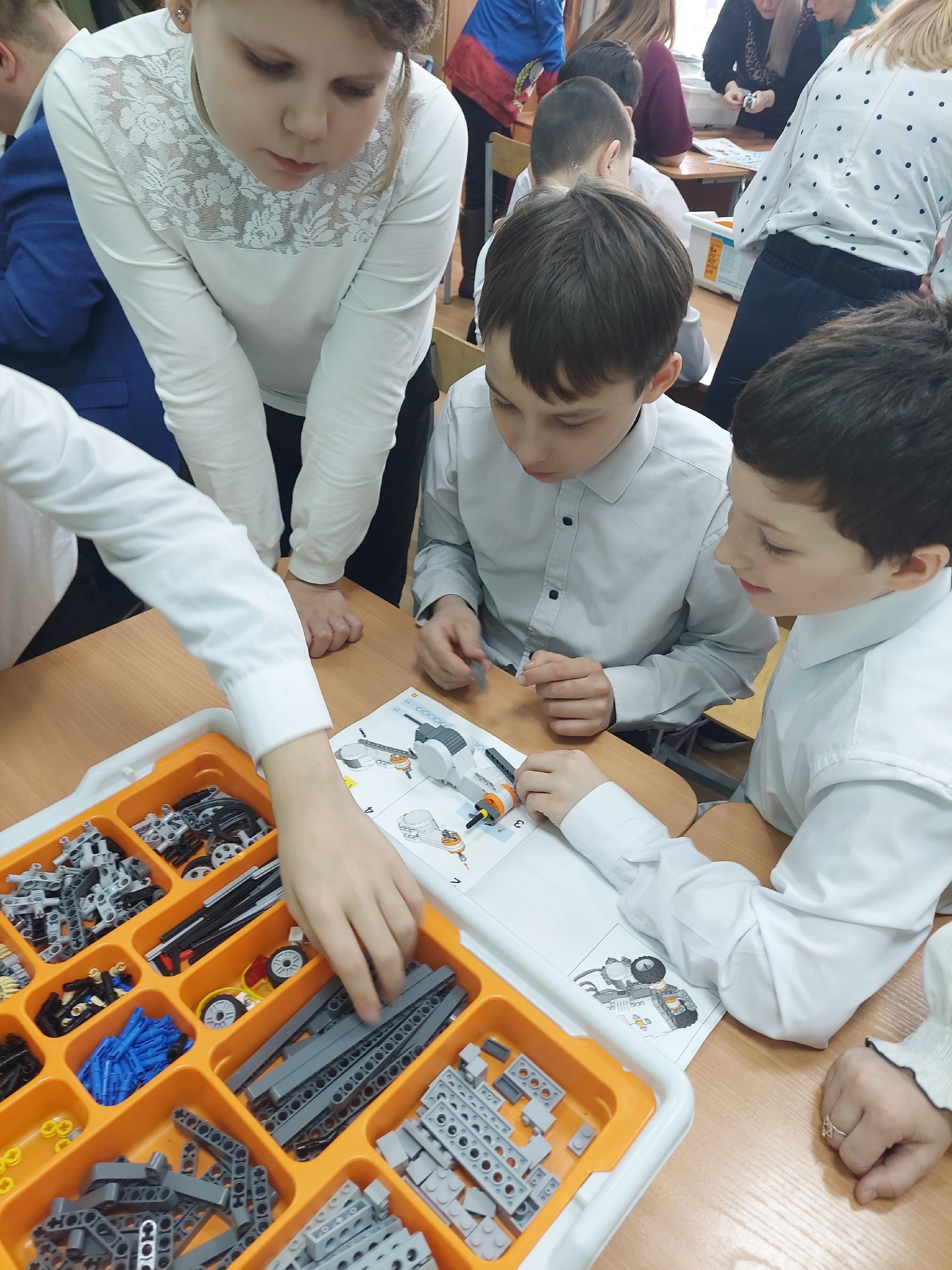 Открытый урок в 4 классе. Робототехника.